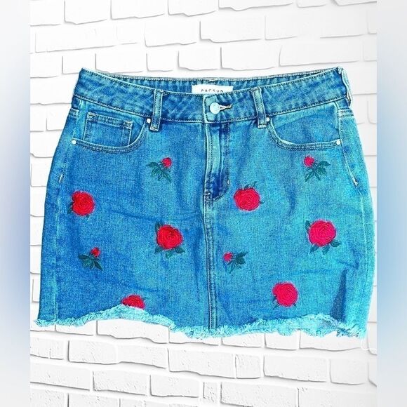 PACSUN Women’s Size 28 Embroidered Medium Wash Denim Mini Skirt • Raw Edge Hem - Picture 1 of 15
